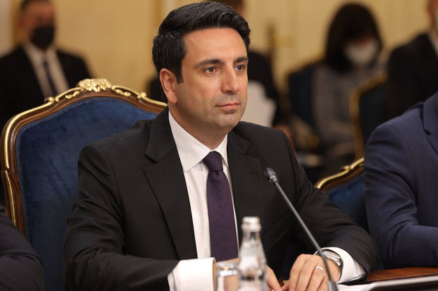 Ermənistan parlamentinin sədri: “Azərbaycanın ərazi bütövlüyünü tanıyıram”