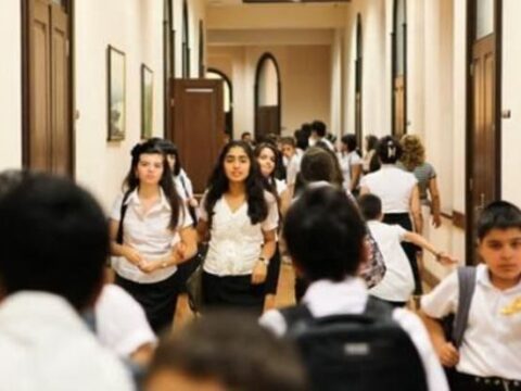 Tədrisi digər dillərdə aparılan 100 məktəbdə bəzi fənlər Azərbaycan dilində keçiləcək