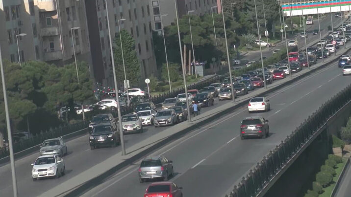 İki qəza oldu, metronun “Koroğlu” və “20 Yanvar” stansiyaları istiqamətində sıxlıq yarandı