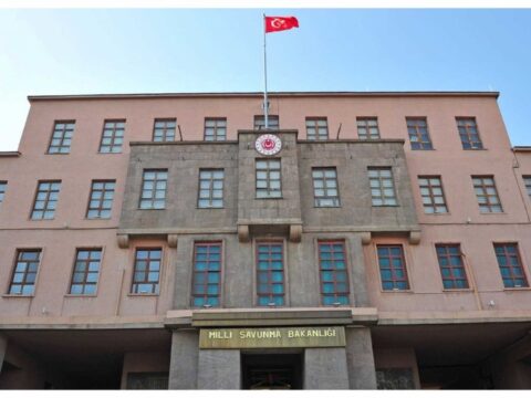 “105 il öncə olduğu kimi, azərbaycanlı qardaşlarımızla tək ürək, tək yumruq olmağa davam edəcəyik”