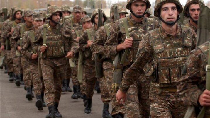 Ermənistan ordusunda vəziyyət ağırlaşır, maddi vəziyyəti pisləşən hərbçilər tərxis üçün raport yazır