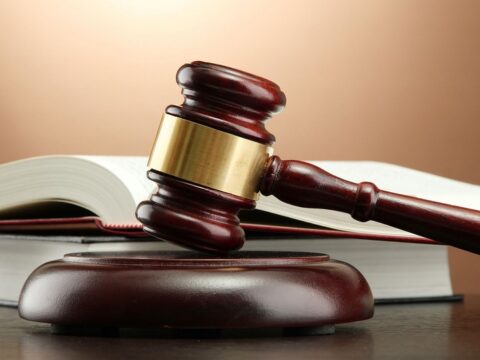 Keçmiş deputatın məhkəməsi başlayıb, 17 milyon manatlıq iddia qaldırılıb