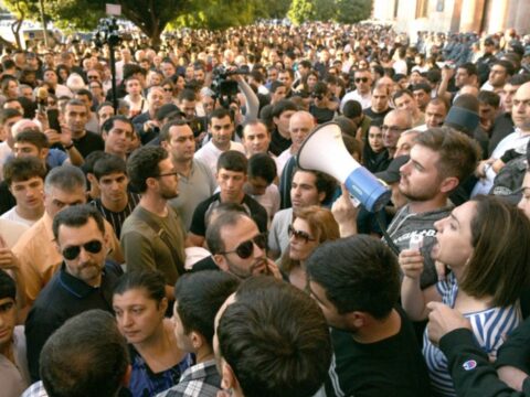 İrəvanda yeni mitinqə hazırlıq gedir, etirazçılar toplaşmağa başlayıb