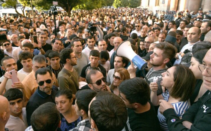 İrəvanda yeni mitinqə hazırlıq gedir, etirazçılar toplaşmağa başlayıb