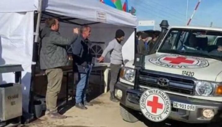 “Qızıl Xaç” 23 yaralını Ermənistana apardı