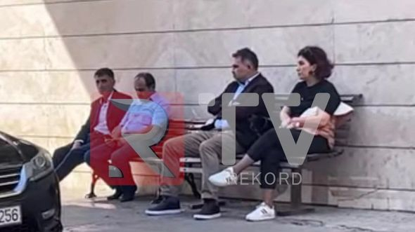 Qənirə Paşayeva komaya düşdü: Həmkarları Mərkəzi Klinikaya gəldilər