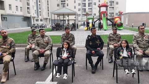 Gəncədə şəhid ailələri və müharibə əlillərinə 65 mənzil verilib
