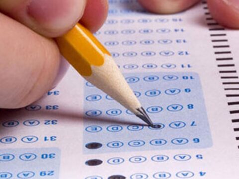Notariat fəaliyyəti üçün şəhadətnamə almaq istəyənlər test imtahanı verib