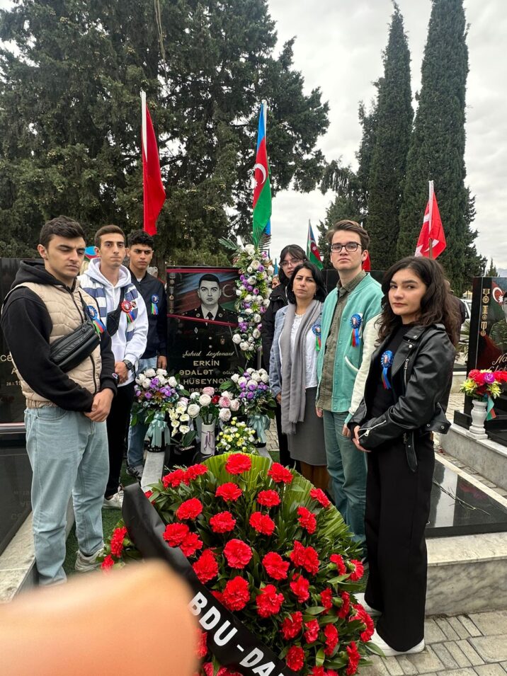BDU-nun şəhid məzunu Erkin Hüseynovun məzarı ziyarət olunub