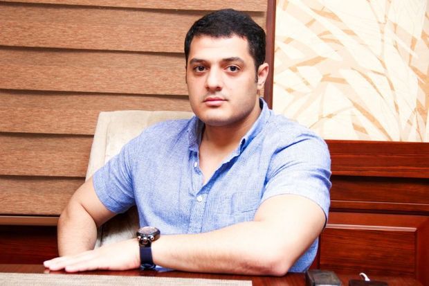 240 min manatlıq dələduzluq edən idmançı yenidən hakim qarşısında