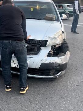 Bakıda zəncirvari qəza: Üç avtomobil toqquşdu