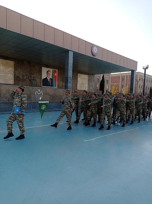 Xidmət müddəti başa çatan hərbi qulluqçuların tərxis olunması üzrə tədbirlər davam edir