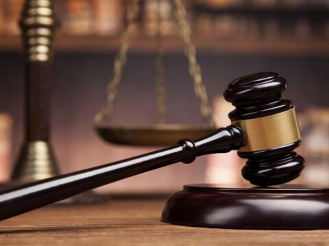 Prokuror rüşvət almaqda təqsirləndirilən sabiq şöbə rəislərinə 9 il iş istəyib