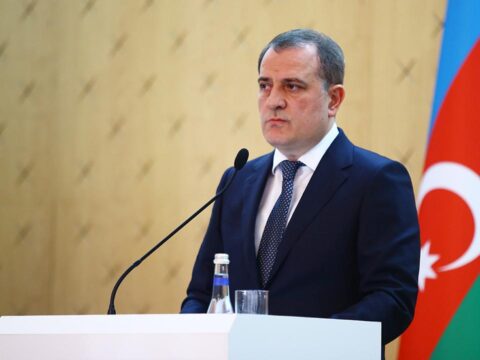Ceyhun Bayramov Rumıniyaya rəsmi səfərə yola düşüb