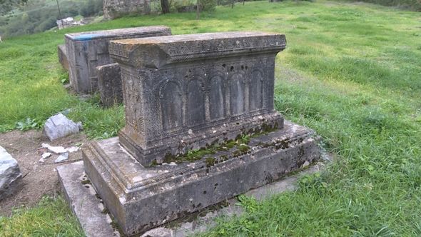 Ermənilərin özününküləşdirmək istədiyi Ağ xaç kilsəsi