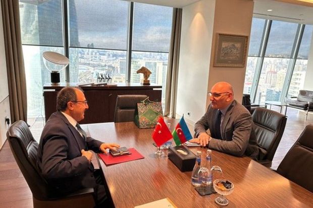 Elçin Əmirbəyov Türkiyə səfiri ilə sülh prosesi və regional məsələləri müzakirə edib