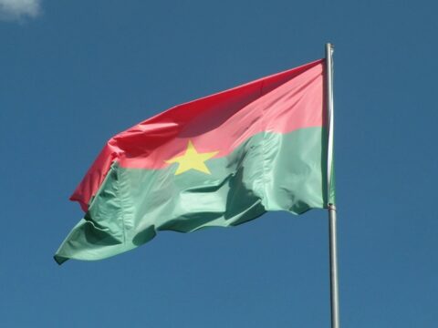 Burkina-Fasoda fransızcanın rəsmi statusu ləğv edilib