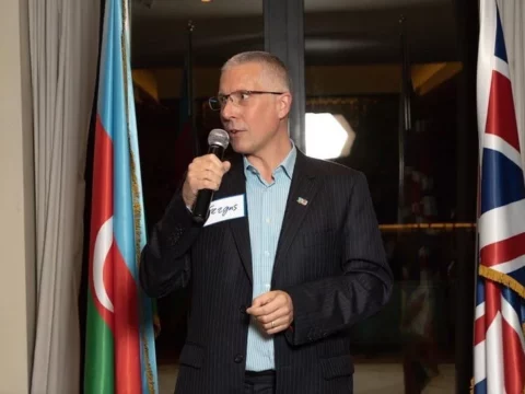 Britaniyanın ölkəmizdəki səfirindən Azərbaycan dilində yeni il təbriki