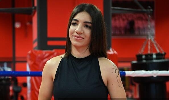 Kikboksçu qız sevgilisi tərəfindən vəhşicəsinə döyüldü