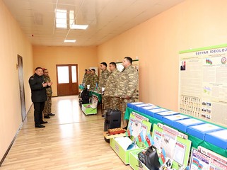 Hərbi hissələrdə sıra baxışları keçirilir, döyüş texnikası və silahlar yoxlanılır