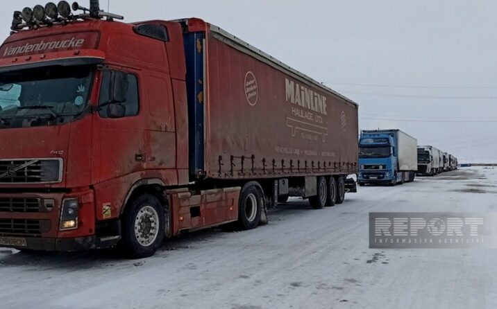 Bakı-Quba magistralında yük maşınları yolda qalıb