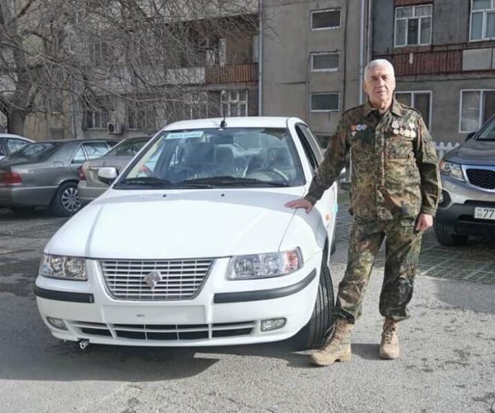 Prezidentdən ali məktəb müəlliminə jest