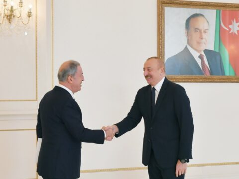 Prezident Hulusi Akarı qəbul etdi