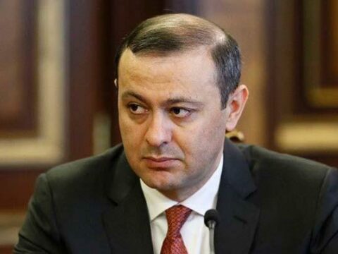Qərb Armen Qriqoryanı Paşinyanın yerinə hazırlayır