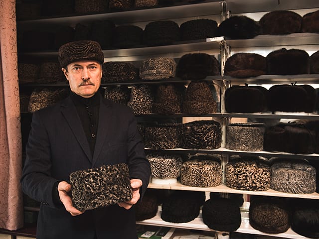“Allahşükür Paşazadə, Alim Qasımov, Adil Əliyev üçün papaq tikmişəm, ən çox pulu isə aşıq Əhliman ödəyib”-ÖZƏL+FOTO
