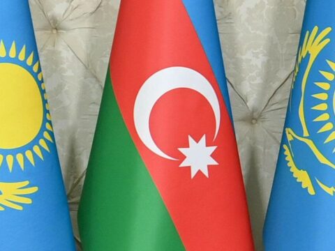 Azərbaycan və Qazaxıstan Orta Dəhlizdə üçüncü ölkələr üçün icazə kvotasının artırılmasını müzakirə edib