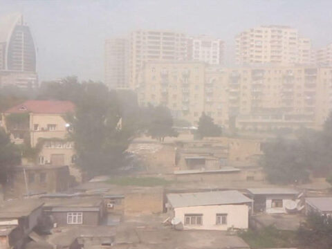 Bakıda havada toz normadan 2 dəfə çoxdur
