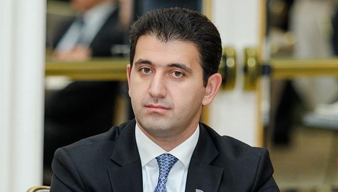 Şoltsun təkbaşına vasitəçiliyi nə vəd edir..