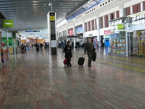 Barselona aeroportunda içərisində radioaktiv maddə olan baglama aşkarlanıb