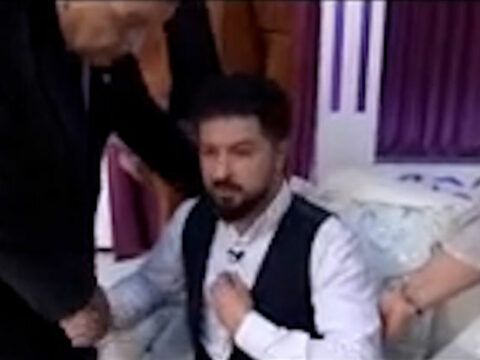 Azərbaycanlı aparıcının canlı efirdə halı pisləşdi
