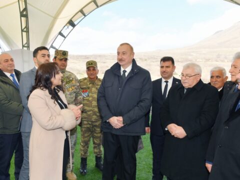 İlham Əliyevin Xocalı sakinləri ilə səmimi söhbəti