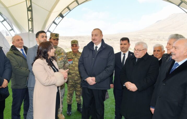 İlham Əliyevin Xocalı sakinləri ilə səmimi söhbəti