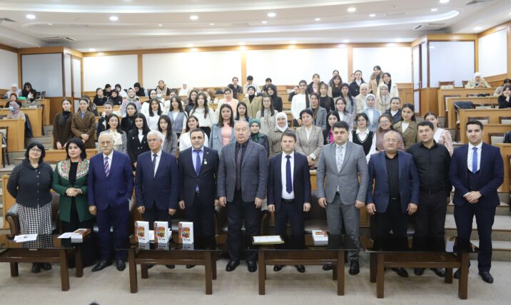 “Qılınc və qələm” romanının özbək dilində nəşrinin təqdimatı keçirilib