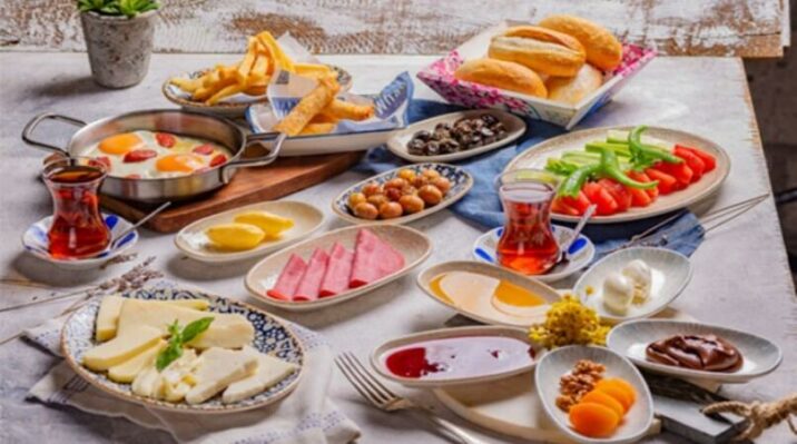 Səhər yeməyi artıq çəkidən qoruyur