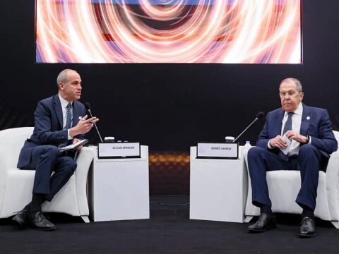 “Öz günahsızlığına əminlik tarixdə heç vaxt xeyir gətirməyib”
