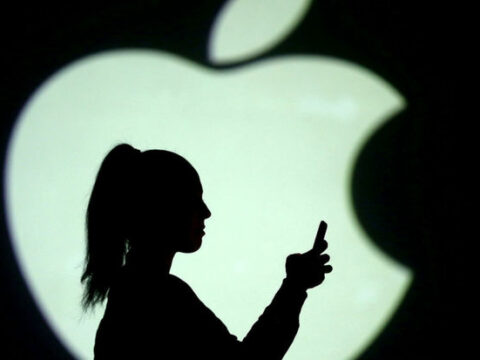 “Apple” “iPhone” istifadəçilərinə milyonlarla dollar ödəyəcək