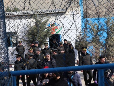 Aylıq 40 manat, həbsxanaya yaxın iş yeri və təhsil…