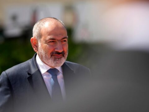Paşinyanın hakim partiyaya inamsızlığı artır