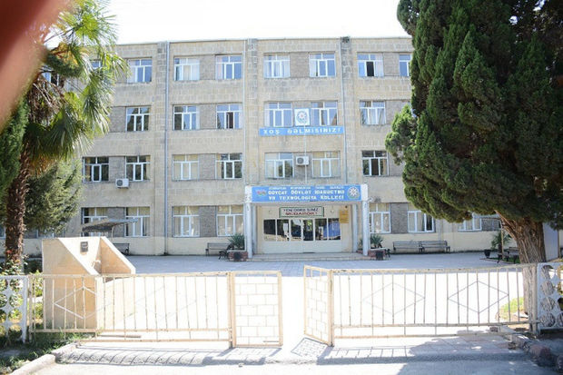 Azərbaycanda kollecin direktoru və müavini işdən çıxarıldılar