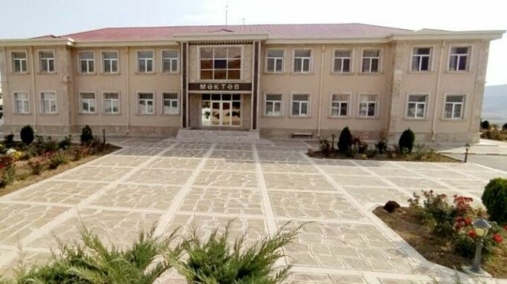 Məktəb direktoru yol verdiyi nöqsana görə işdən çıxarıldı