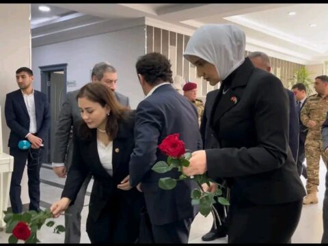 Yüz ildir ki, bir Şam yanır…