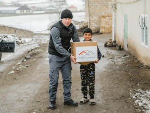 “Azerbaijan International Mining Company Limited” (AIMC) şirkəti aztəminatlı ailələrə Novruz sovqatı paylayıb
