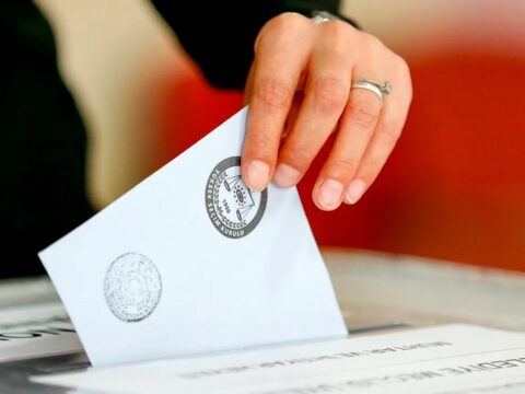 Türkiyədə bələdiyyə seçkiləri: Əsas şəhərlərdə CHP liderdir