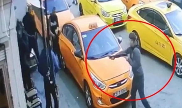 16 yaşlı yeniyetmə tüfəng və bıçaqla üç saatda səkkiz nəfəri yaraladı: Ankarada dəhşət
