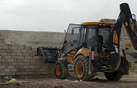 Qala qəsəbəsində qanunsuz tikililər sökülüb