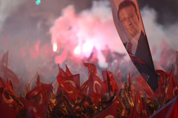 Demokratiya təntənəsi: CHP-nin qalibiyyəti, hakim partiyanın edə biləcəkləri, sürpriz üçüncü yer